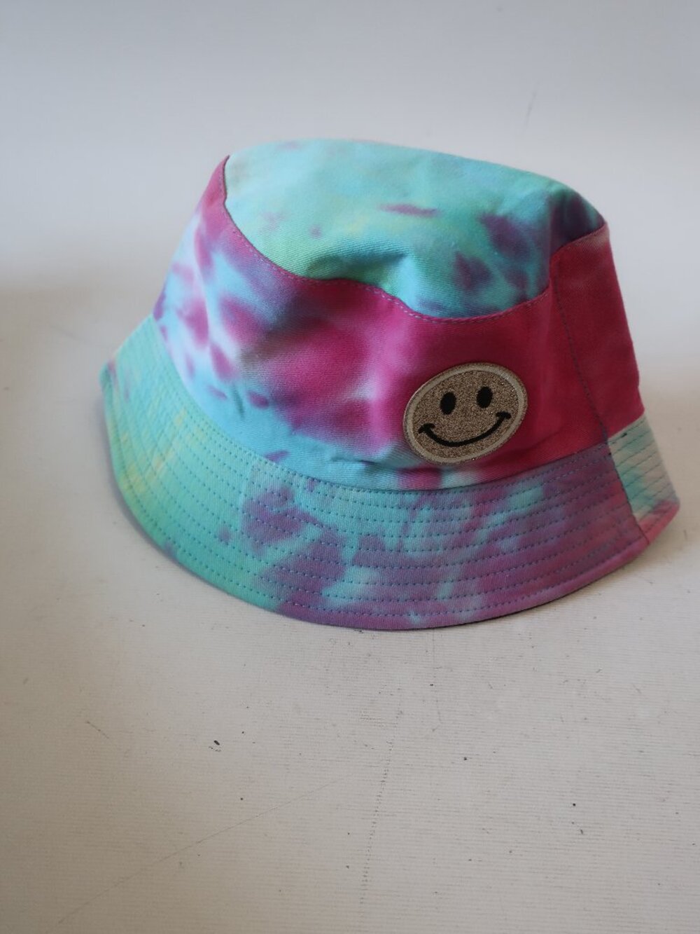 NWOT Womens Tina Demel Pink, Blue Tie-Dye Canvas Bucket Hat W/Smiley Face